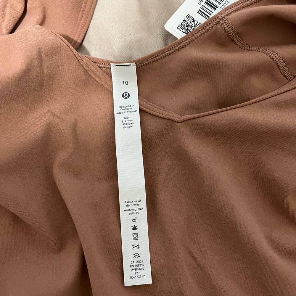 Lululemon Top - Picture 7 of 8